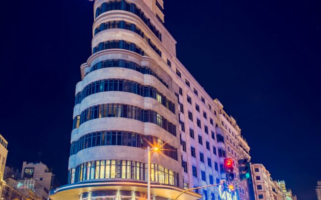 Madrid de noche, Alberto Restifo en Unsplash